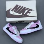 کفش کتونی زنانه ایر جردن jordan1 low Travis Scott Pink