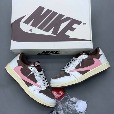 تراویس اسکات زنانه