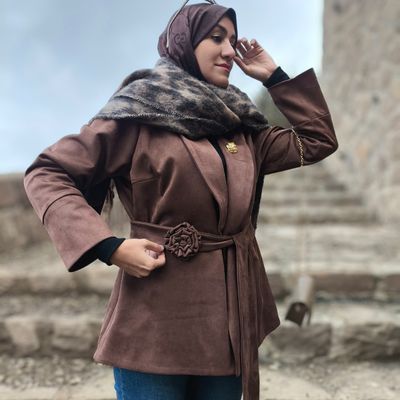 کت جیر قهوه آیی با  کمربندگل