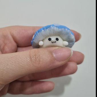 چسبونک گوشی قارچ فانتزی آبی