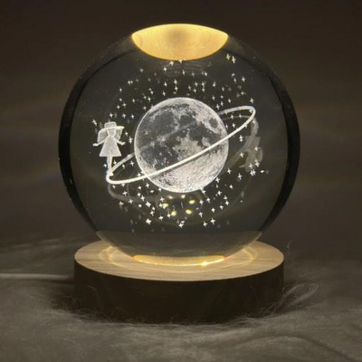 چراغ خواب مدل گوی کریستال طرح ماه و دختر