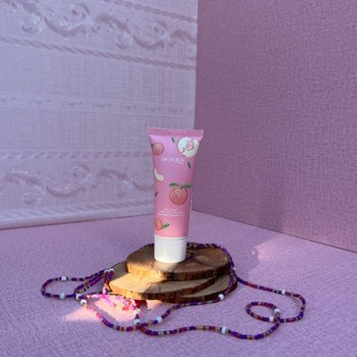 مرطوب کننده دست هلو