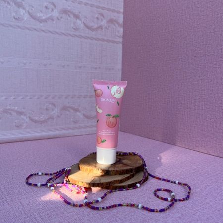 مرطوب کننده دست هلو