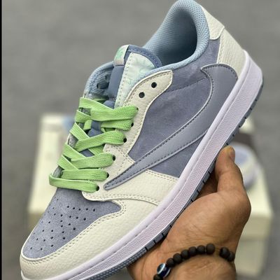 ایر جردن وان لو تراویس اسکات Jordan 1 Retro Low Travis Scott