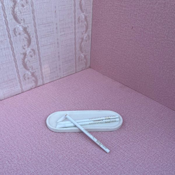 مداد سفید مودا