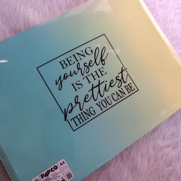 پوشه دکمه دار طرح دار پاپکو