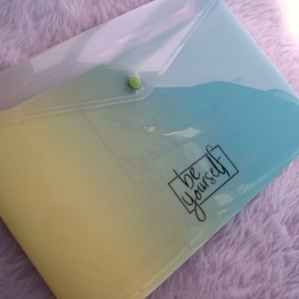 پوشه دکمه دار طرح دار پاپکو