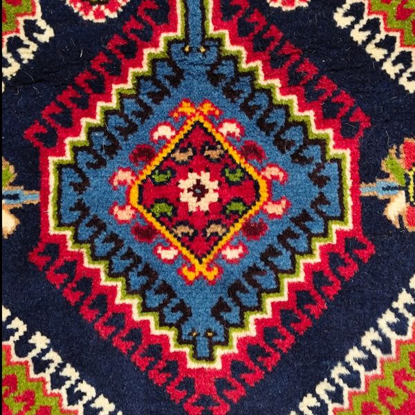 فرش دستباف سایز ذرع و چارک (تمام پشم یلمه طرح قابی) کد 6198