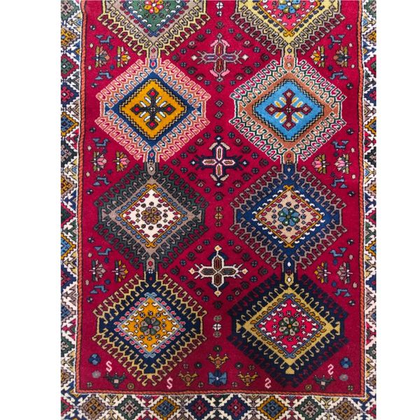 فرش دستباف ایرانی سایز کناره سه در یک متری ( تمام پشم یلمه زمینه لاکی نقشه قابی) کد 6195