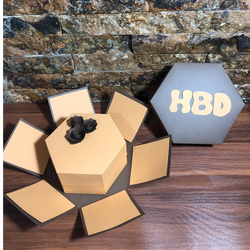 جعبه هدیه سوپرایز جادویی دورنگ قهوه ای و کرم