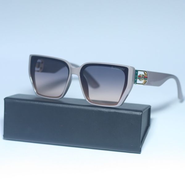 عینک آفتابی زنانه بوربری کد 007