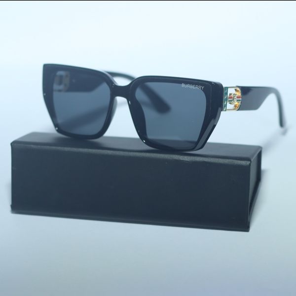 عینک آفتابی زنانه بوربری کد 007