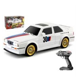 اسباب بازی کنترلی مدل ماشین دریفت زن BMW همراه چرخ و علائم کد DCA 777