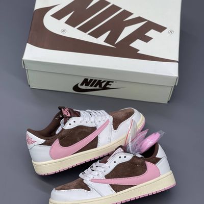کتونی جردن وان تراویس اسکات قهوه ای صورتی Nike Air Jordan One Low Travis Scott