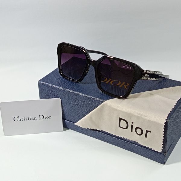 عینک آفتابی زنانه دیور کد 011