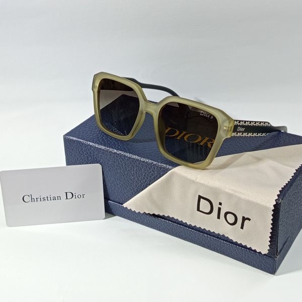 عینک آفتابی زنانه دیور کد 011