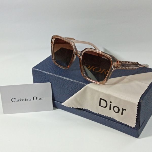 عینک آفتابی زنانه دیور کد 011