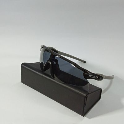 عینک آفتابی اوکلی کد 014