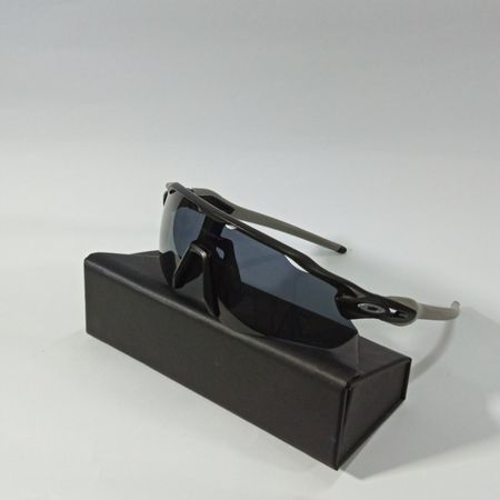 عینک آفتابی اوکلی کد 014