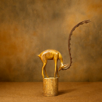 مجسمه چوبی مدل غزال سرخم