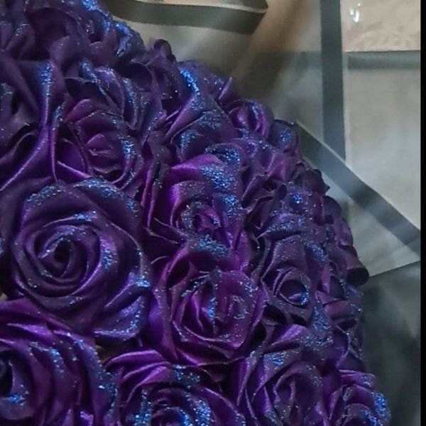 دسته گل رز روبانی 50 شاخه متنوع شایندار و بدون شاین، رنگ بندی