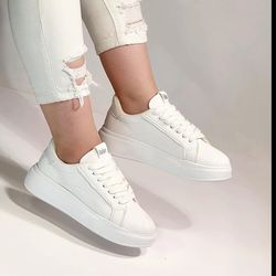 ونس مکوئین سفید