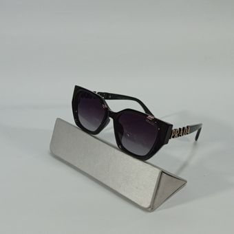 عینک آفتابی زنانه پرادا کد017