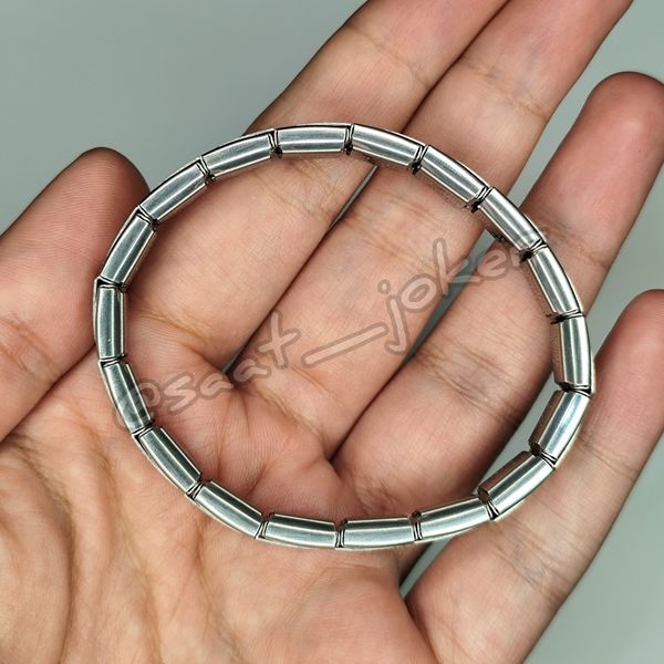 دستبند چارم نقره ای