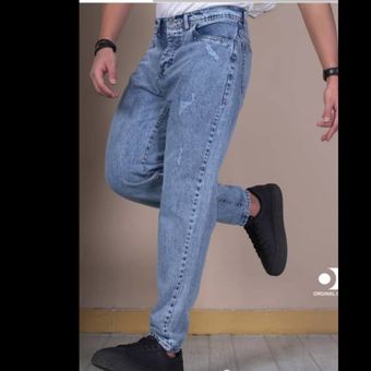 شلوار مام فیت آبی روشن مردانه پارچه جین کجراه سنگشور