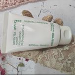 فوم شستوشوی آبرسان اینیسفری 80 میل Innisfree Green Tea Amino Hydrating Cleansing Foam