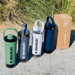 شیکر استنلی 590 میلی لیتر مخزن دار مدل Activate Shaker Bottle