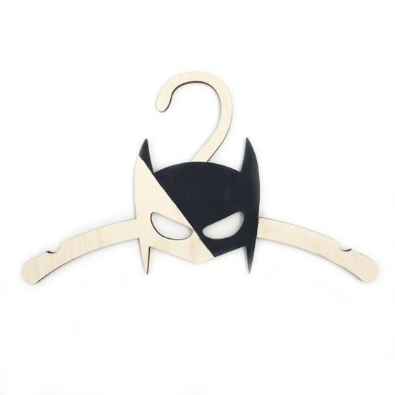 چوب لباسی طرح بتمن مدل j108