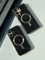 قاب آیفون مخمل مگسیف طلایی💛