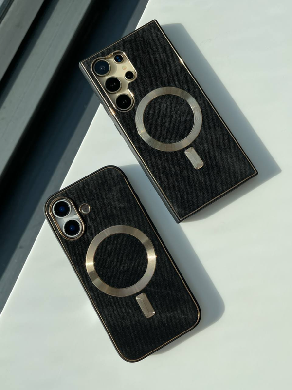 قاب آیفون مخمل مگسیف طلایی💛