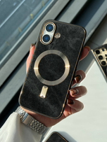 قاب آیفون مخمل مگسیف طلایی💛