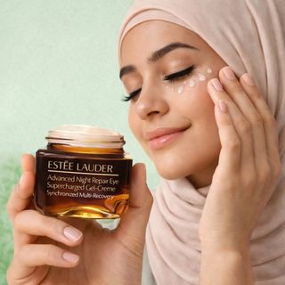 ژل کرم دور چشم ترمیم کننده Advanced Night Repair استی لادر