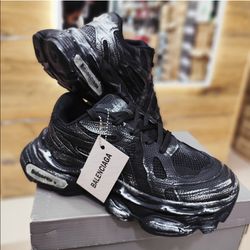 بالنسیاگا طرح کثیف در دو رنگ سفید و مشکی نقره ای