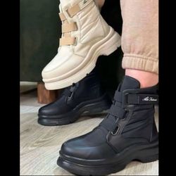 نیم بوت کاپشنی زنانه بند کشی در دو رنگ کرم و مشکی