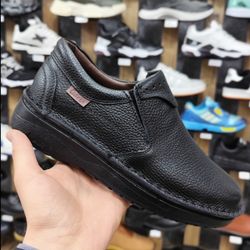 کفش طبی مردانه کلارک چرم طبیعی بندی و کشی مشکی