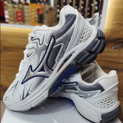 کتونی میزانو هالومیکس در دو رنگ مشکی و سفید