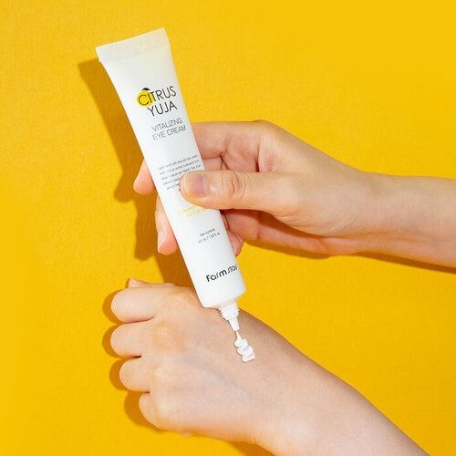 کرم دور چشم ضد چروک و روشنکننده فارم استی مدل یوجا حجم 45 میل ساخت کره جنوبی