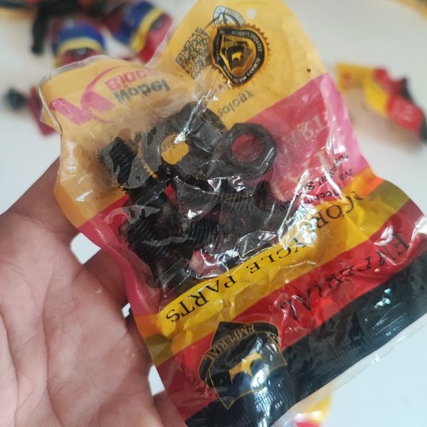 پیچ و مهره دنده زنجیر عقب هوندا