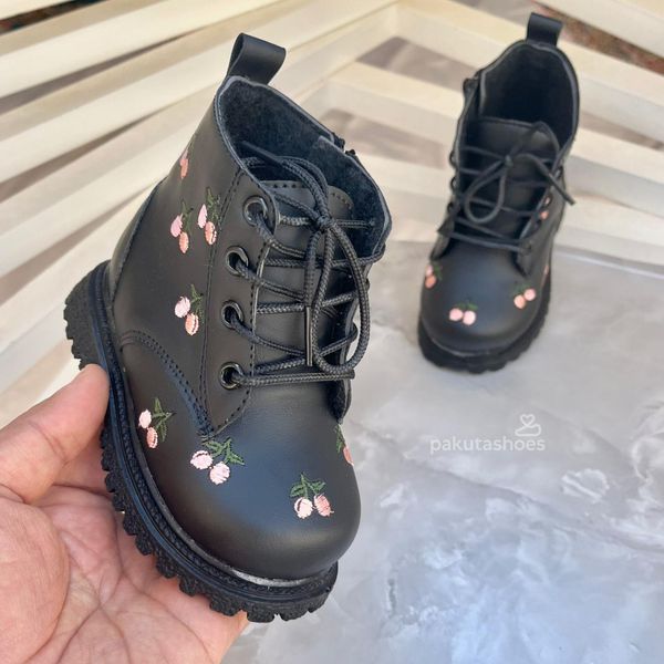 بوت طرح گیلاسی چری 2394351