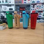 شیکر استنلی 590 میلی‌لیتری با بدنه‌ی استیل ضدزنگ؛ ترکیبی از اصالت برند آمریکایی Stanley و طراحی مینیمال.