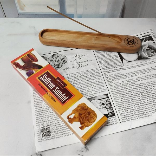 عود دست ساز هندی رایحه صندل زعفران برند ناندیتا