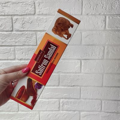 عود دست ساز هندی رایحه صندل زعفران برند ناندیتا