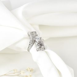 انگشتر نقره زنانه سولیتر ضربدری کد:1167