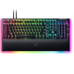 کیبورد گیمینگ مکانیکال ریزر مدل BlackWidow V4 Pro Yellow Switch