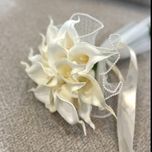 دسته گل شسپوری لمسی 20 شاخه با با تور پلیسه ای