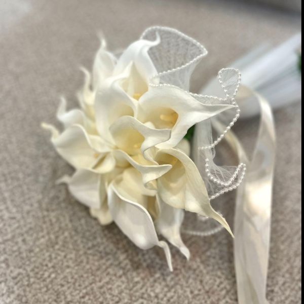 دسته گل شسپوری لمسی 20 شاخه با با تور پلیسه ای